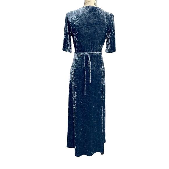 Gianni Bini Blue Crushed Velvet Wrap Midi Dress Size Medium - Picture 13 of 13